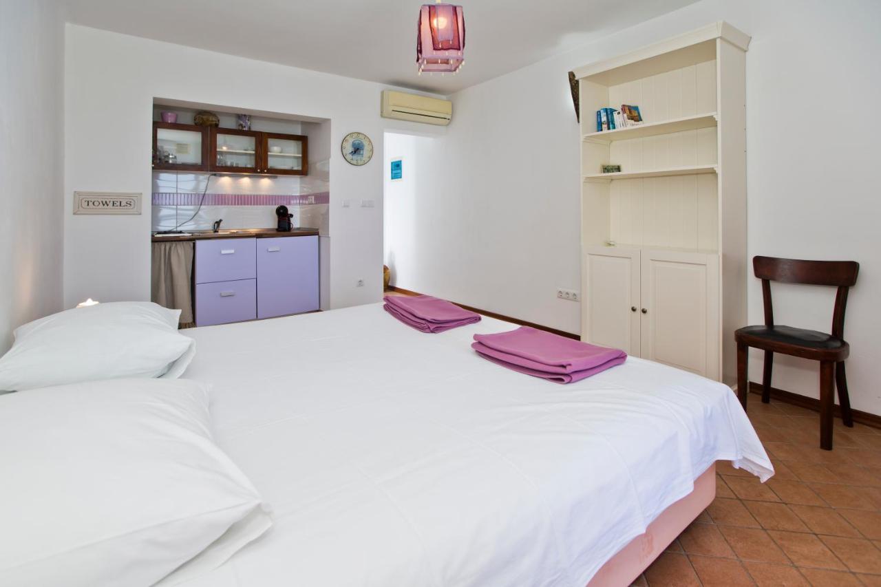 Rino Apartment ฮวาร์ ภายนอก รูปภาพ