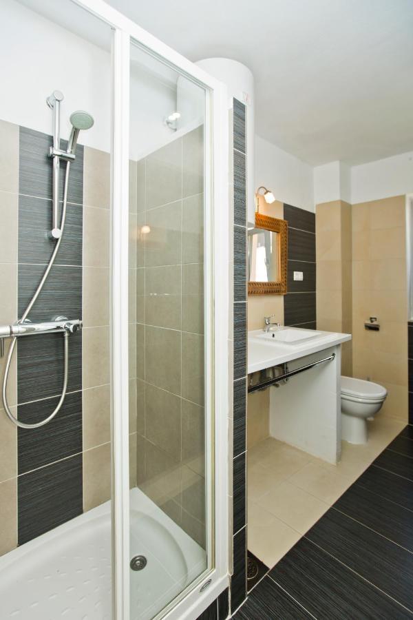 Rino Apartment ฮวาร์ ภายนอก รูปภาพ